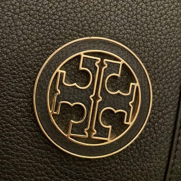 Tory Burch Amanda Crossbody Black Leather Logo Bag - Picture 10 of 14